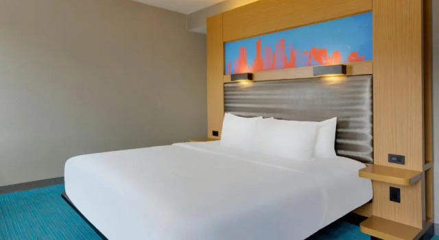 Номер Standard Aloft by Marriott Milwaukee Downtown