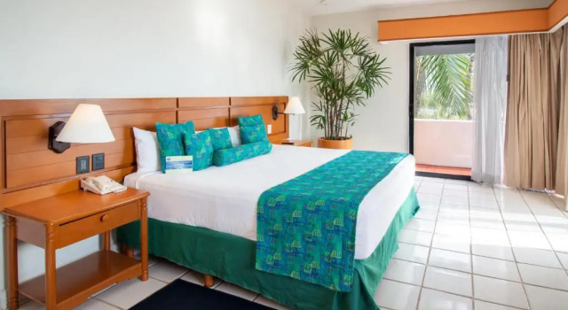 Люкс Plaza Pelicanos Club Beach Resort All Inclusive