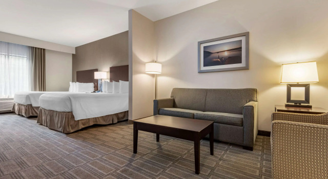 Четырёхместный люкс Best Western Plus The Hammondsport Hotel