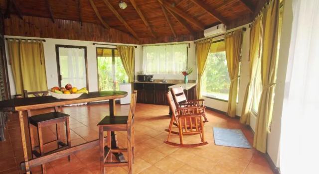 Бунгало Arenal Waterfall Lodge