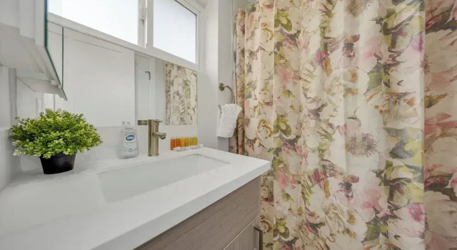 Апартаменты Deluxe с 3 комнатами Oneluxstay 3BR Home Near the Beach
