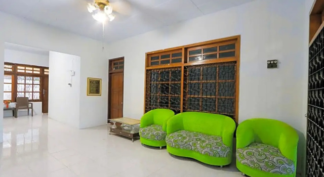 OYO Life 2724 Wisma Wijaya