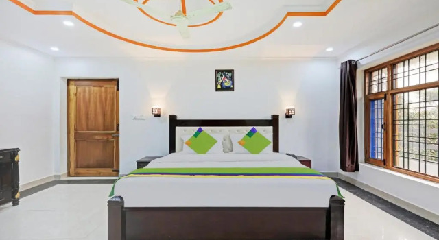 Номер Deluxe Treebo Trend Lake View Inn Bhimtal