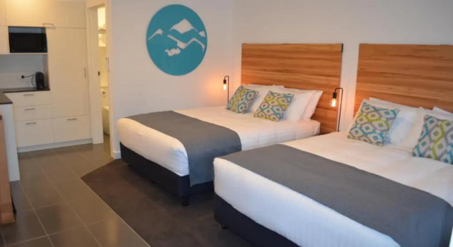 Bright Colonial Motel