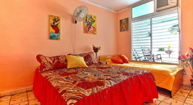 Hostal Dona Cristina y Dayami, Забронировать Отель Гавана Гавана, рядом с Старая площадь