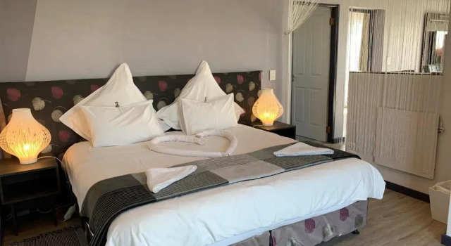 Апартаменты Farr Out Guest House