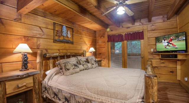 Er51 - Natures Grace Retreat - Great Location. Close To All The Action! 2 Bedroom Cabin by RedAwning