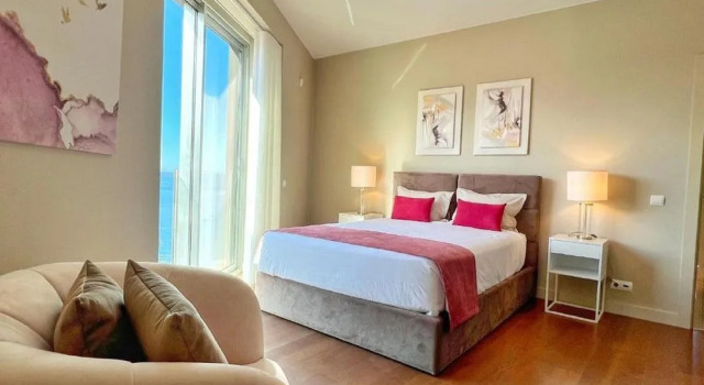 Lux Apartment first row