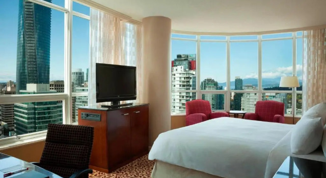 Номер Standard Vancouver Marriott Pinnacle Downtown Hotel
