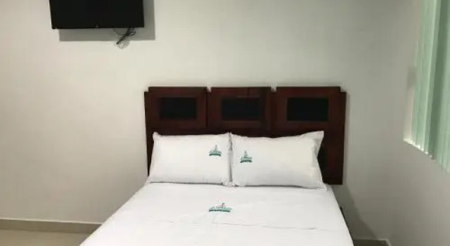 Hotel Casa Arnaldo "Atacames", Забронировать Отель Атакамес Эсмеральдас, рядом с Пляж Атакамес