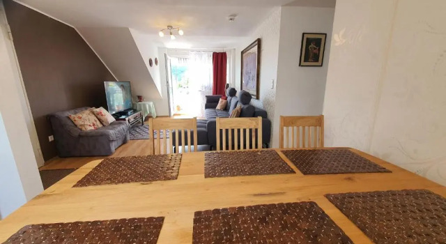 Ferienwohnung BERG VIEW BAD KISSINGEN Apartment mit 3 Schlafzimmern, Забронировать Апартаменты/квартира Отели Бад-Киссинген с парковкой, рядом с Павильон Вандельхалле в городе Бад-Киссинген, Парковка