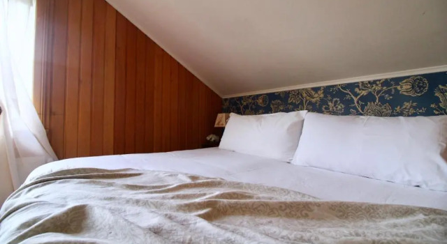 Кровать в общем номере с балконом Hotel Boutique Casa Werner