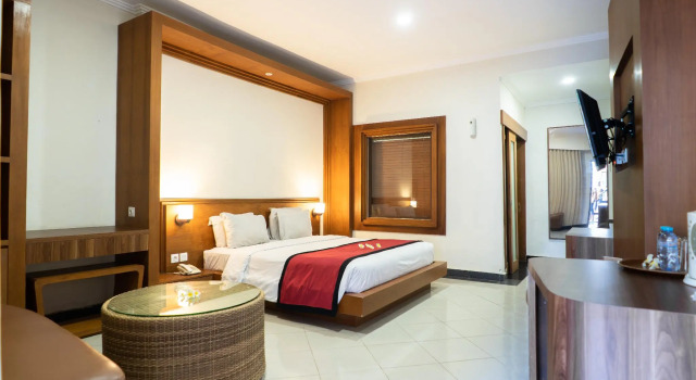 Номер Deluxe Super OYO Townhouse Oak Maxi Hotel Legian