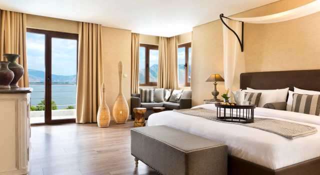 Полулюкс с видом на озеро Limneon Resort & Spa
