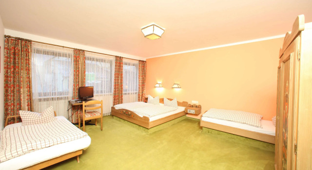 Habitación cuádruple Hotel-Landgasthof Schuster