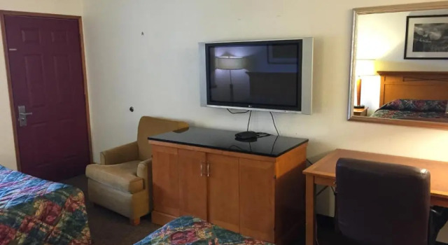 Четырёхместный номер Standard Sunshine Motel