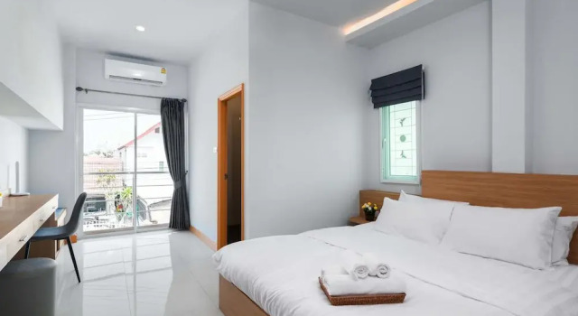 Luxury Pool Villa 6BR