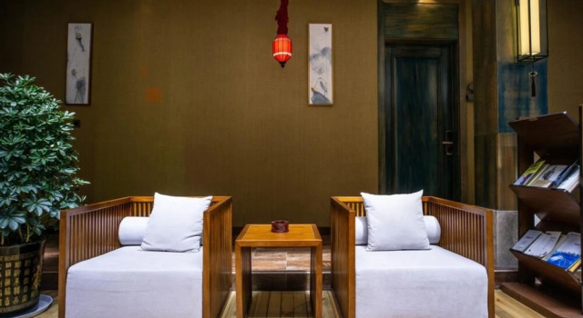 Konggu Youlan Inn, Buchen Sie Hotel Hotels in Yunnan mit Parkplatz, Parkplätze