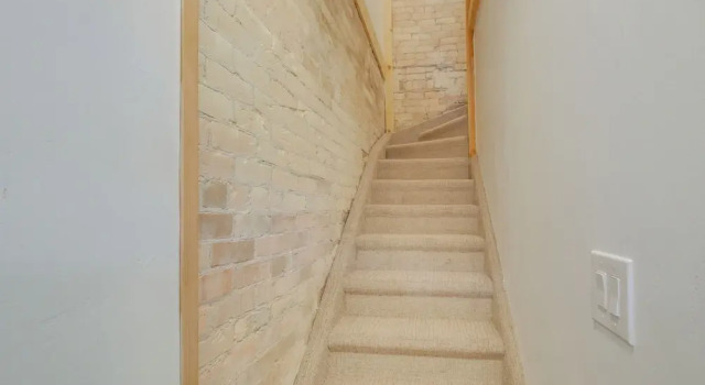 Апартаменты c 1 комнатой 1 Block to Town! Convenient Logan Apartment