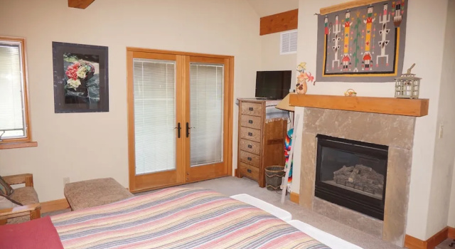 Коттедж с 5 комнатами Ski-in/out House With Outstanding Views Of Slopes - Quiet Location At End Of Cul-de-sac 5 Bedroom Home by RedAwning