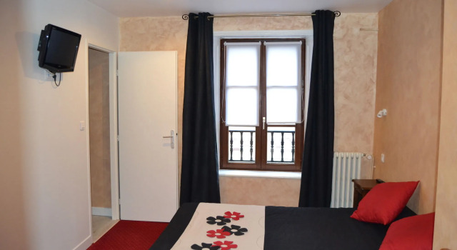 Hôtel du Lion Vert, Забронировать Отель Люксёй-ле-Бен Haute-Saône, рядом с Casino JOA de Luxeuil