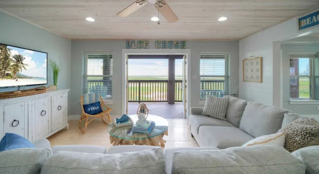 Коттедж Sleeps 22 2 Homes w/ Private Pool, Game Room, Nature Views 7 BDR Avantstay