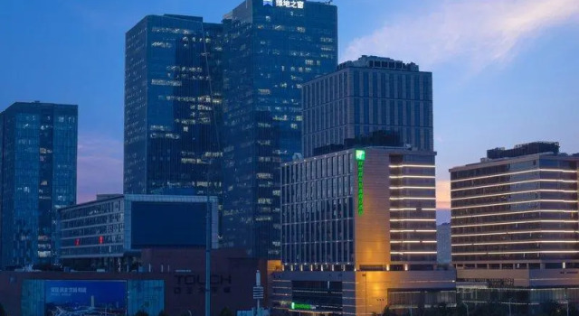 Двухместный люкс Superior Holiday Inn Express Zhengzhou Zhengdong by IHG