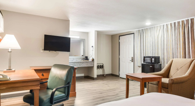 Четырёхместный номер Standard Americas Best Value Inn - Lebanon