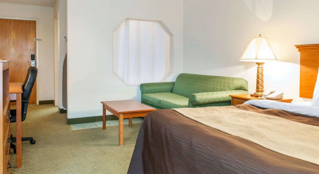 Comfort Inn Rushville, Rezerwuj Hotel Rushville Indiana