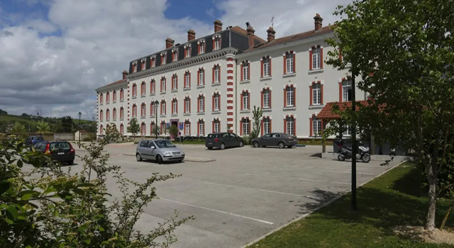 Vacancéole - Les Demeures Champenoises Confort, Забронировать Отель Эперне Шампань