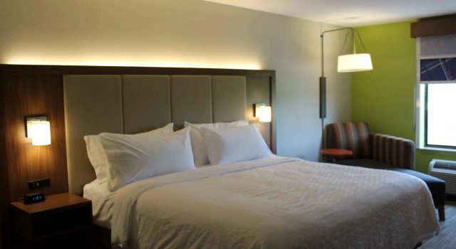 Двухместный номер Standard Holiday Inn Express Forest City by IHG