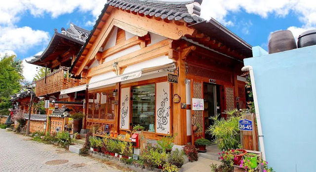 Jeonju Keunjudaengii Pension, Забронировать Отель Чонджу Чолла-Пукто, рядом с Корейский традиционный культурный центр
