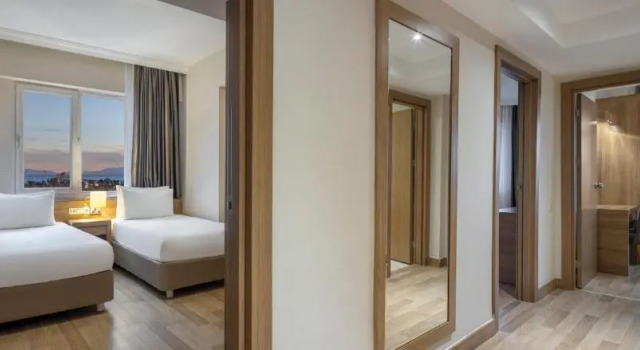 Семейный люкс Wyndham Garden Lara