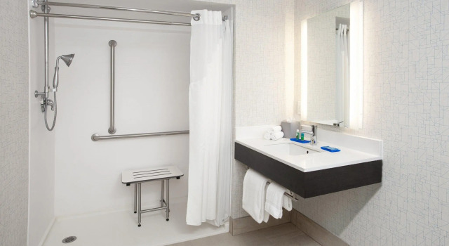 Четырёхместный номер Standard Holiday Inn Express & Suites Culpeper by IHG