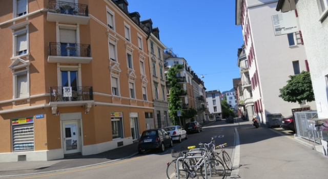 iQ130 Guesthouse, Забронировать Отель Отели Цюриха с завтраком, рядом с Helsinki Club Zurich, Завтраки