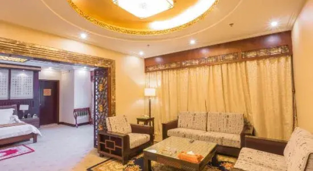 Люкс Superior Chuxiong WeishengXiongbao Hotel