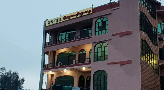 Oyo 30576 Satyam Regency