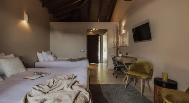 Трёхместный номер Standard Rouista Tzoumerka Resort