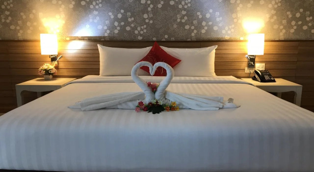 Srivaree Pavilion Hotel And Training Center, Varaa Hotelli SPA-hotellit kohteessa Central Thailand, SPA