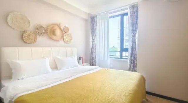Люкс Four Seasons Seaview Apartment Hotel (Dalian Donggang Venice Water City)
