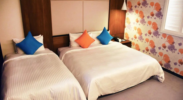 Трёхместный номер Deluxe Golden Tulip Glory Fine Hotel
