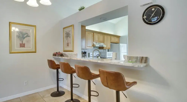 12 Mi to Disney World: Sunny Home w/ Pool!, Varaa Lomakoti Kissimmee Kissimmee