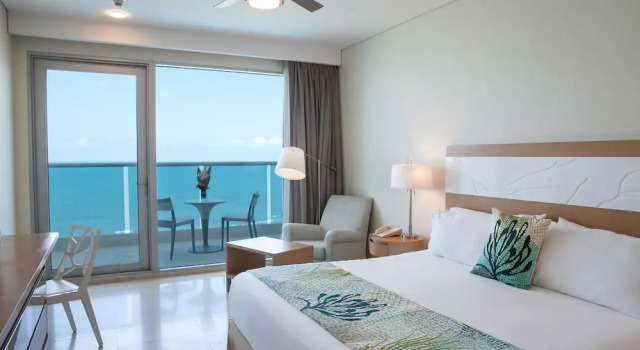 Четырёхместный номер Superior с балконом и с видом на море Las Americas Torre Del Mar