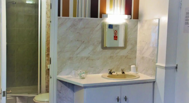 Номер Superior Serena Court Hotel