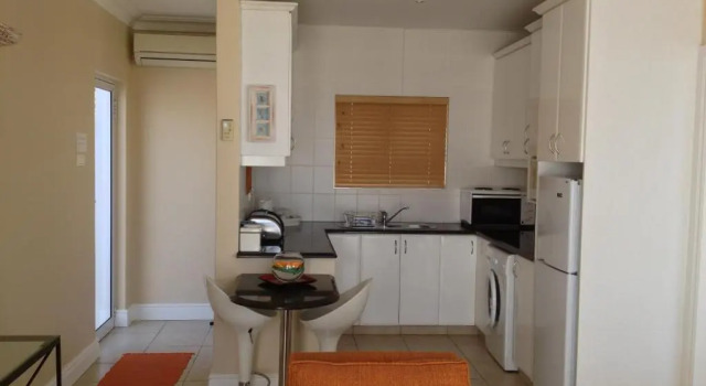 Апартаменты Seashelles Self-catering Apartment