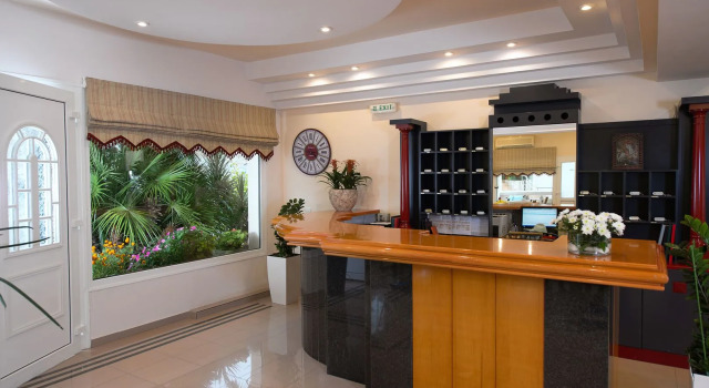 Scala Boutique Hotel & Suites – Adults Only