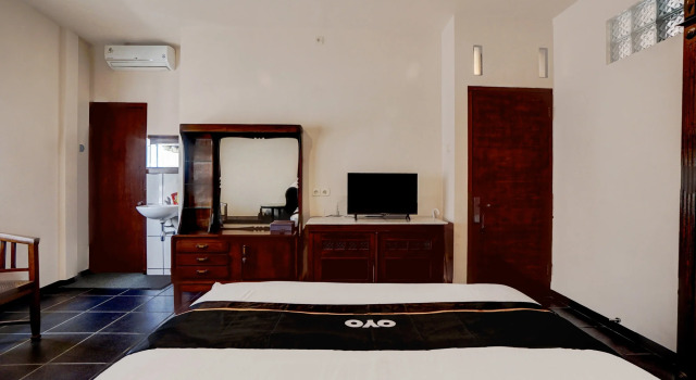 Suite OYO 94767 Griya Djati Syariah 1