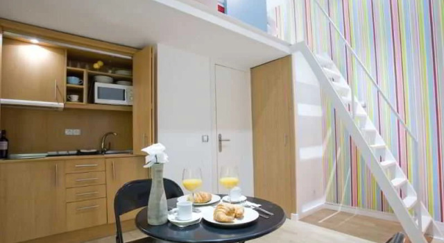 Apartamentos Colón 3000