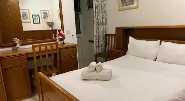 Sea and sun Views 2bd Apt Marsalforn Gozo