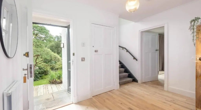 Captivating 4-bed House in Killin, Забронировать Отель Отели Центральной Шотландии с парковкой, Парковка
